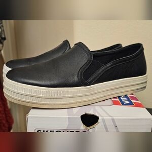 Skechers Black Leather Slip On Sneakers. Size 7.5/8
